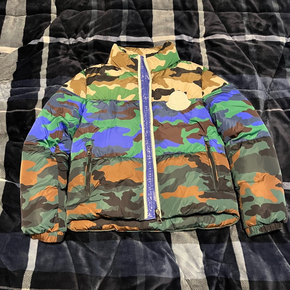 Moncler Marchaud Camo Water Resistant Down Insulated Puffer Jacket Size 14